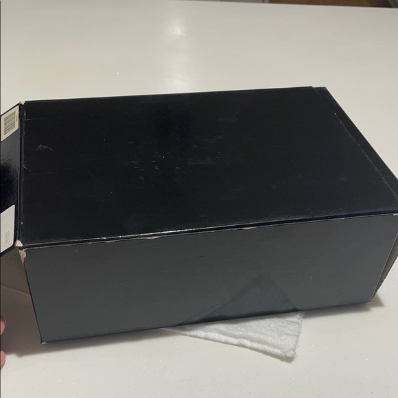 CHANEL Black Box with White Logo Dust Bag - Picture 5 of 5